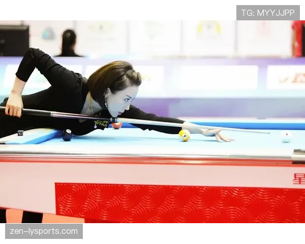 潘晓婷赛场冷若冰霜，私下生活照像高级买手随手拍——我这钱包坐不住了